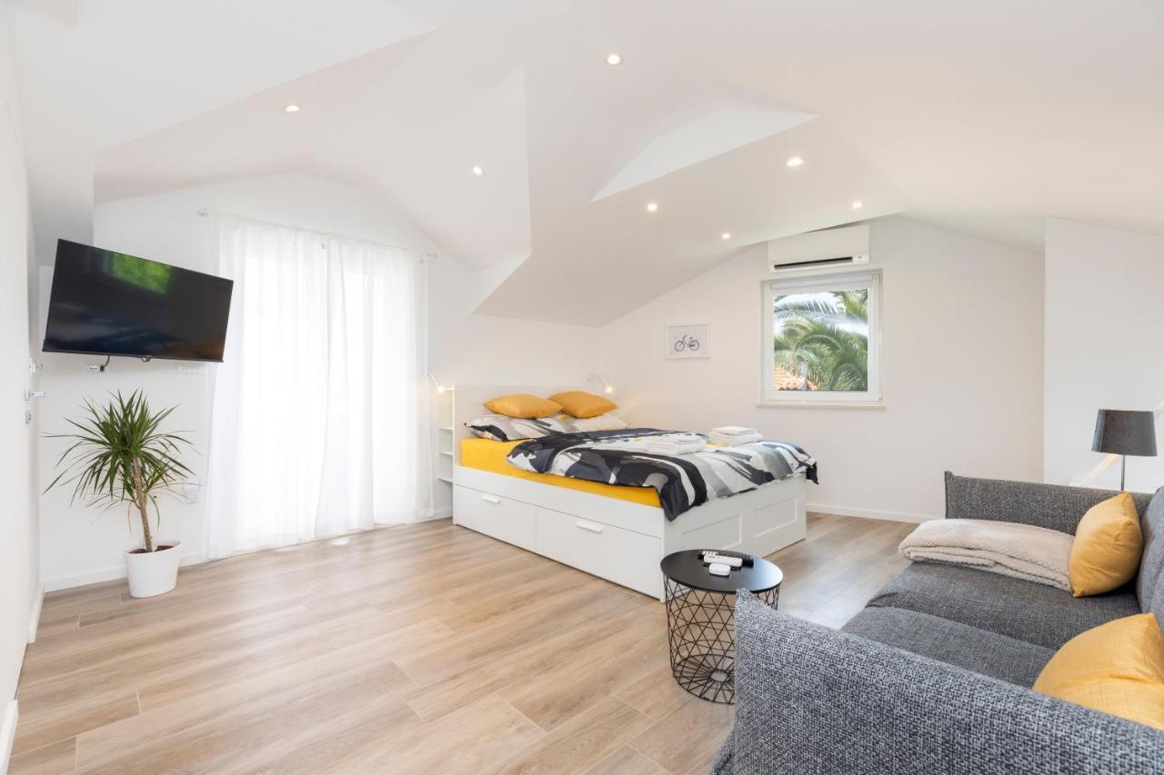 Easy Apartment มาลีโลชินจ์ ภายนอก รูปภาพ