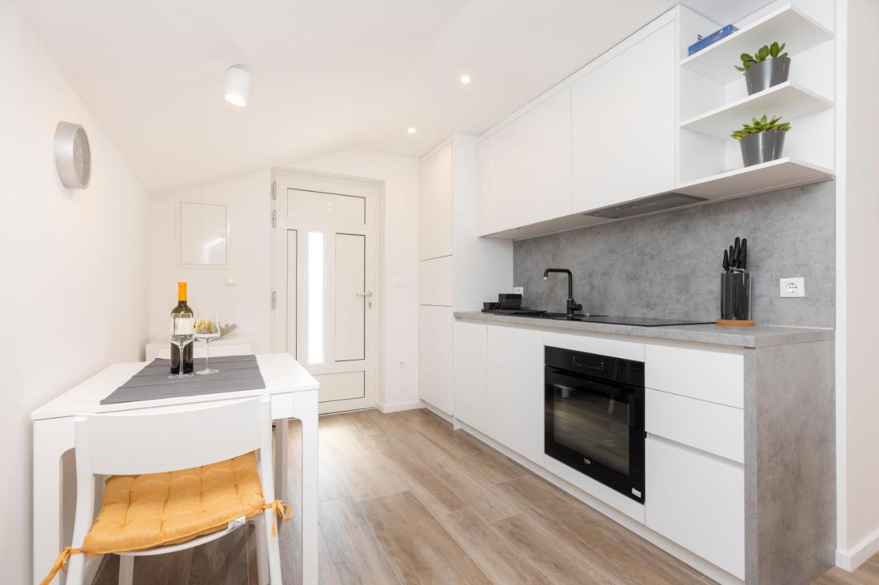 Easy Apartment มาลีโลชินจ์ ภายนอก รูปภาพ